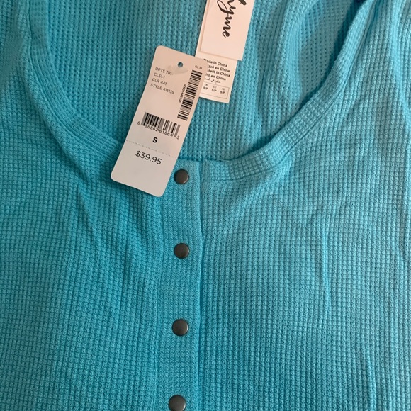 Turquoise Maternity/Nursing shirt - Picture 3 of 3